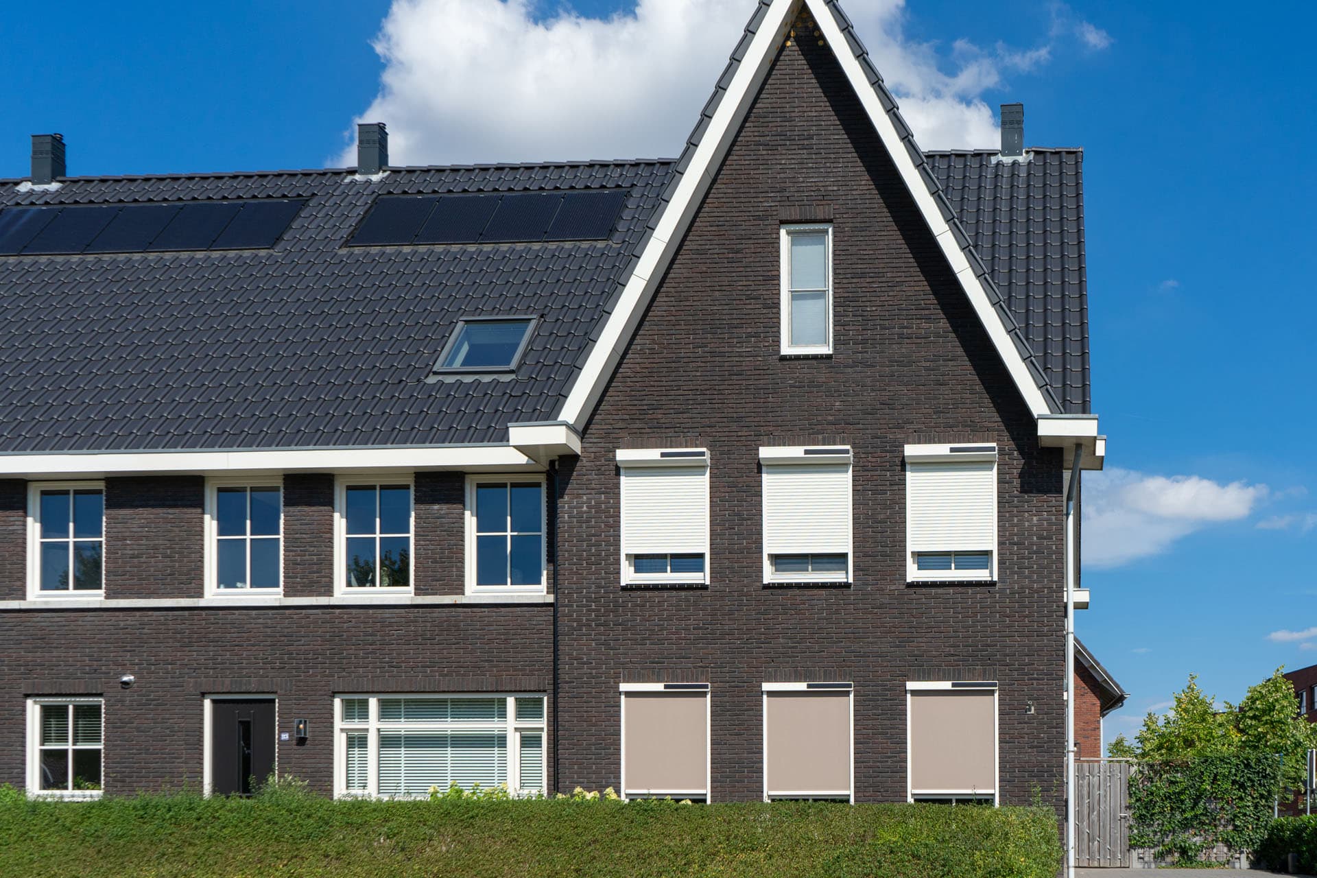 rolluiken-verano-inthout-sierconstructies-hero-midden