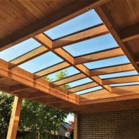 pext-lichtstraat-zadeldak-in-terrasoverkapping-inthout-sierconstructies