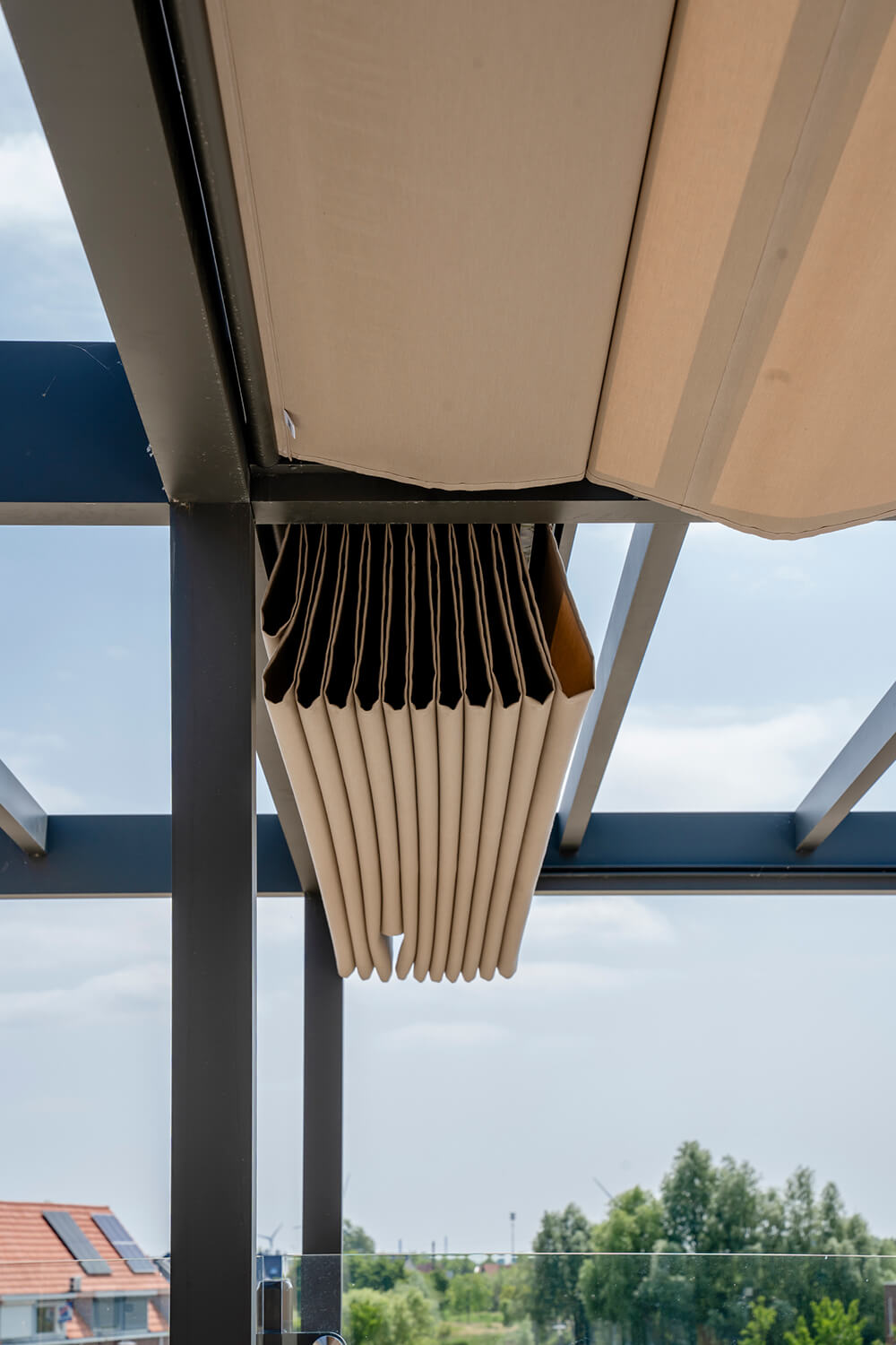 Vrijstaande zonwering In 't Hout Sierconstructies