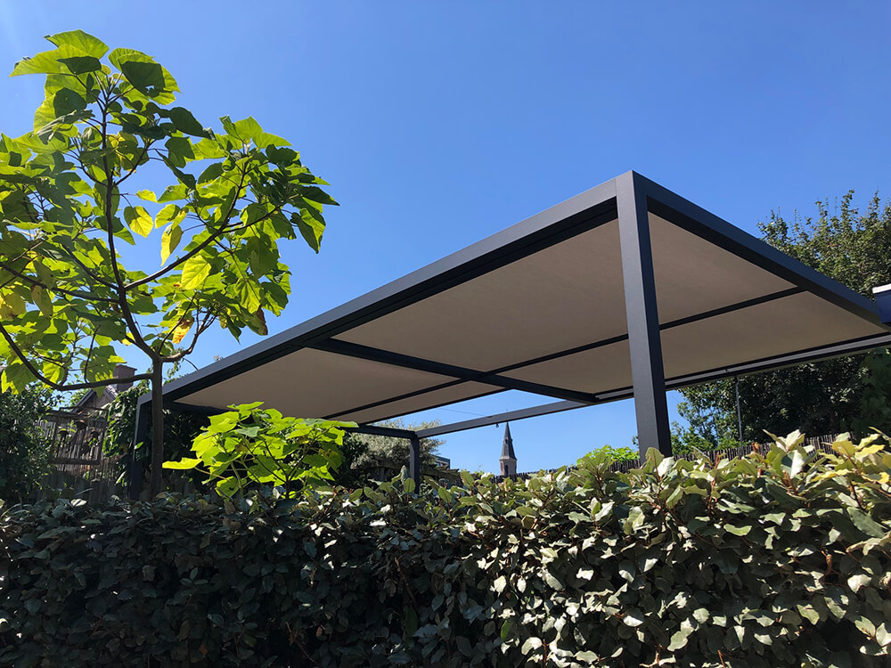 Vrijstaande zonwering In 't Hout Sierconstructies