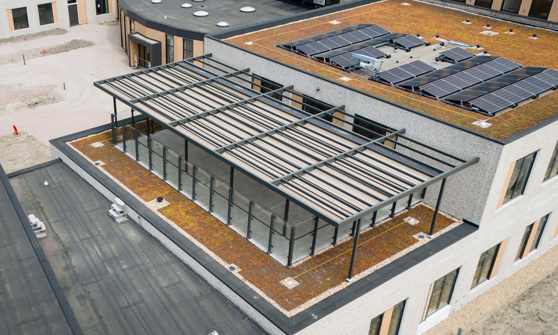 Vrijstaande zonwering In 't Hout Sierconstructies